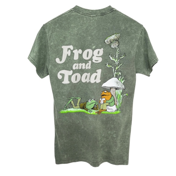 NWOT Frog and Toad Reading Under a Mushroom T-Shirt Small - Picture 3 of 8